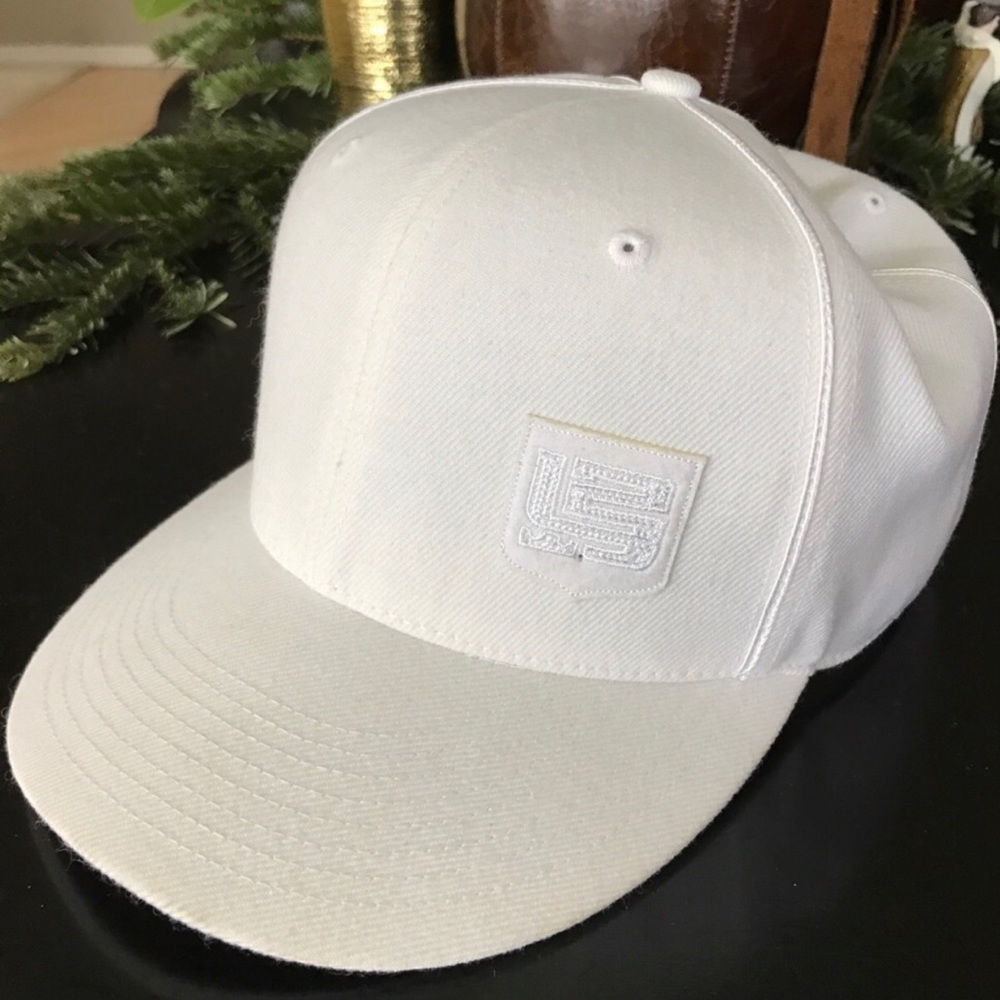 Nike Lebron White hat size 7.5